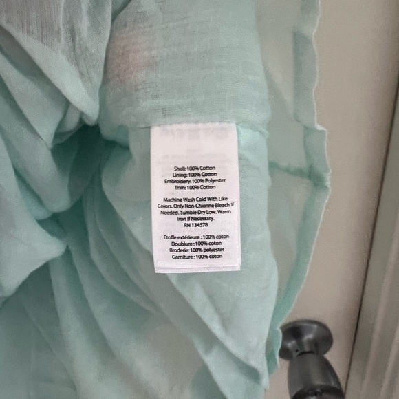 Vineyard Vines Embroidered Shift Dress. EUC! Size 0. - Picture 6 of 8